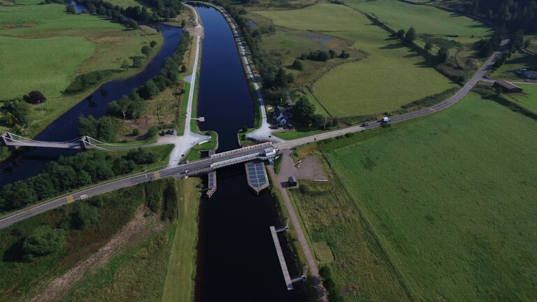 Cruising Area - Destinations - Aberchalder Bridge 05