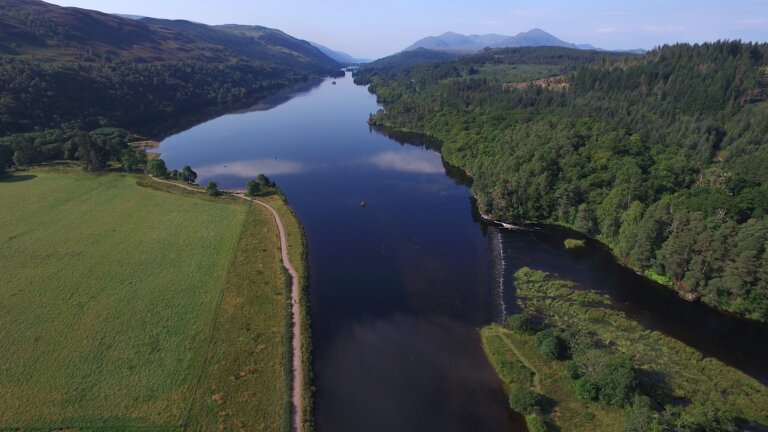 Cruising Area - Destinations - Loch Oich with weir07