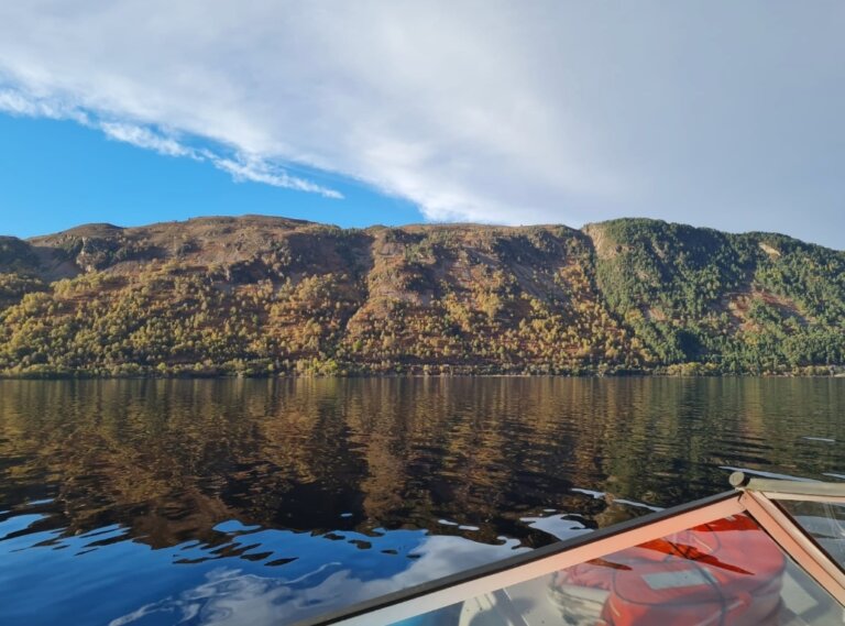 Experience Autumn on the Caledonian Canal - lochness